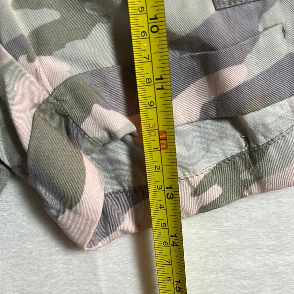 Aerie Green and Pink Cargo Shorts with Elastic Waistband and Bow - XS
